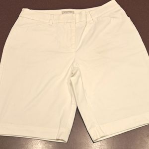 Jones New York Sport Shorts Size 8 white, stretch